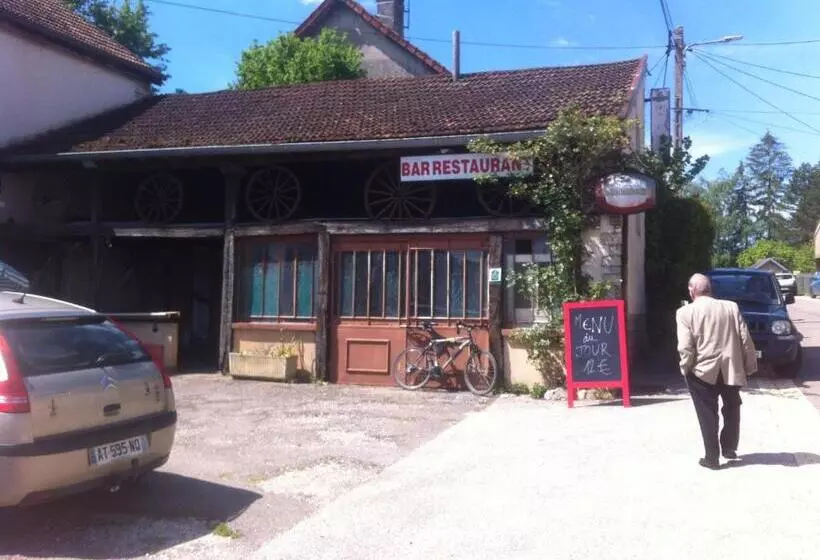 ホテル Auberge La Romaine