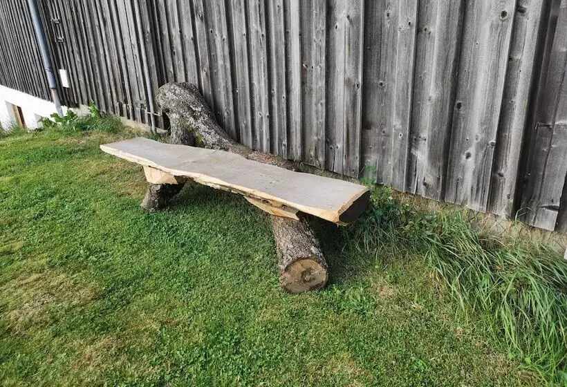 Hotelli Kindererlebnis  Und Biobauernhof Hipp Bruckner