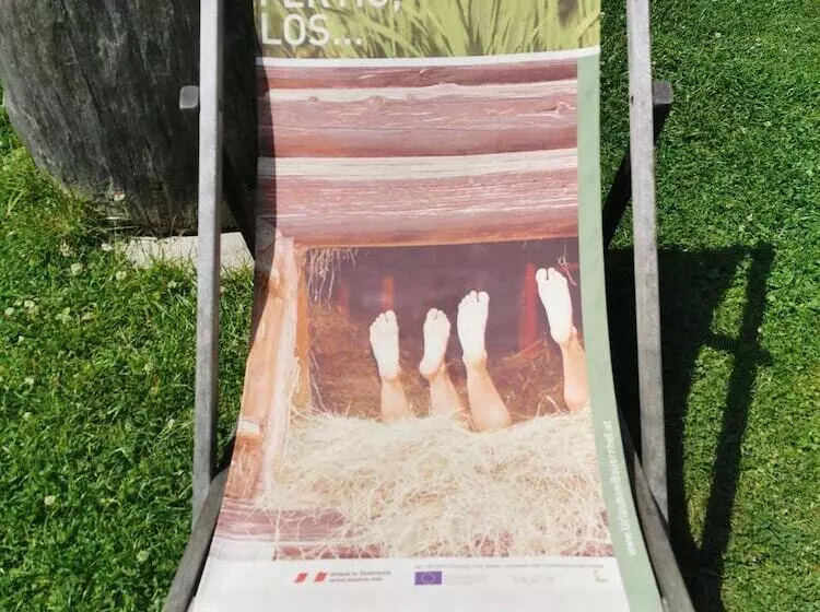 Hotelli Kindererlebnis  Und Biobauernhof Hipp Bruckner