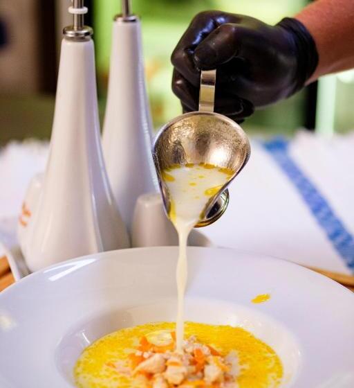 בית מלון כפרי Poezia