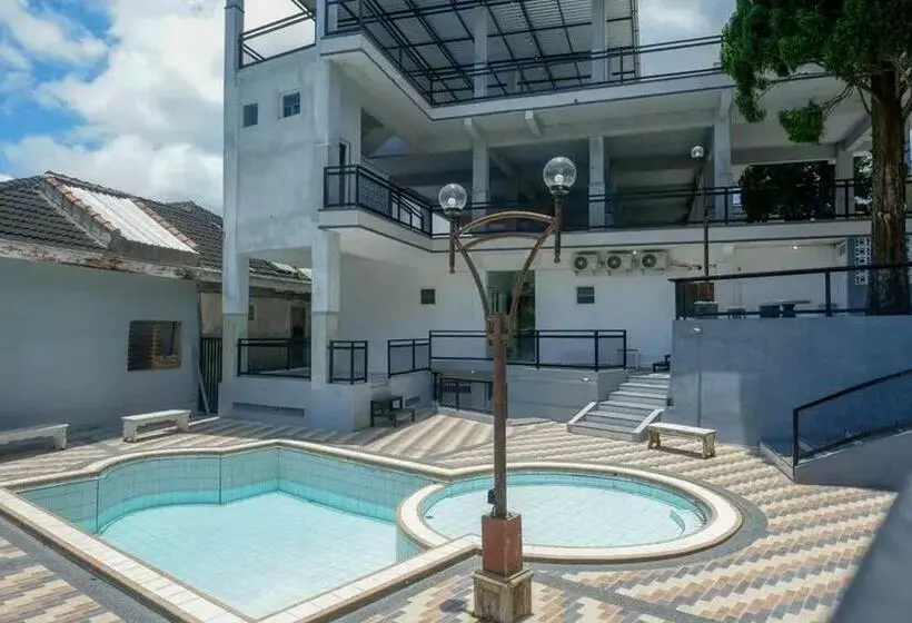 ホテル Reddoorz Plus Near Taman Rekreasi Selecta 2