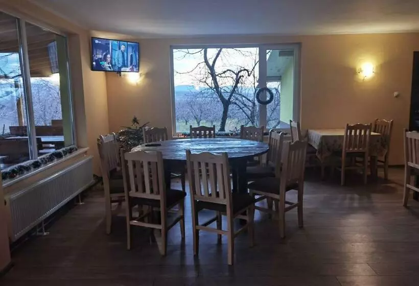 ペンション винарна славовица