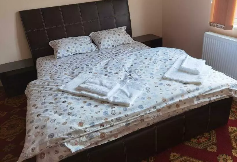 ペンション винарна славовица