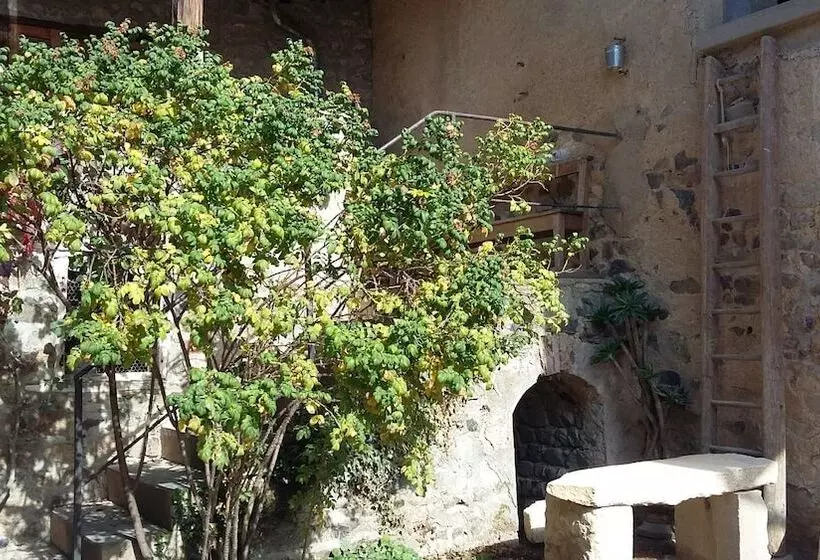 Majatalo Domaine De La Fée Licité