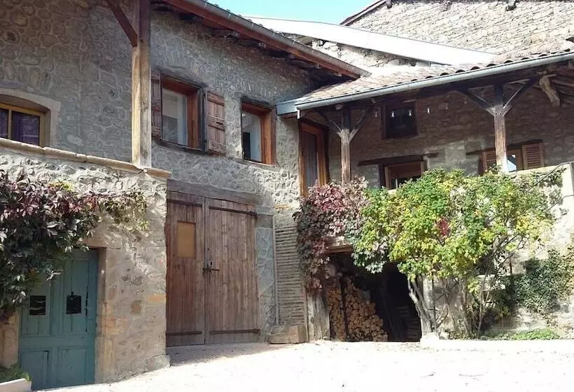 Majatalo Domaine De La Fée Licité