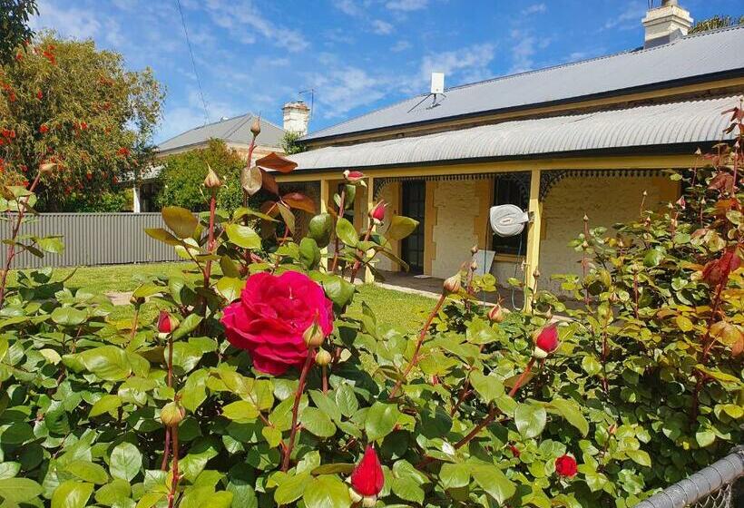 Пансион Hayleys House   Bnb Riverton