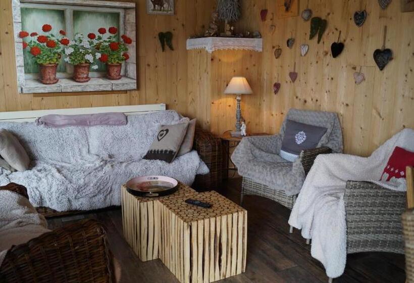 פנסיון L Ancienne Cure