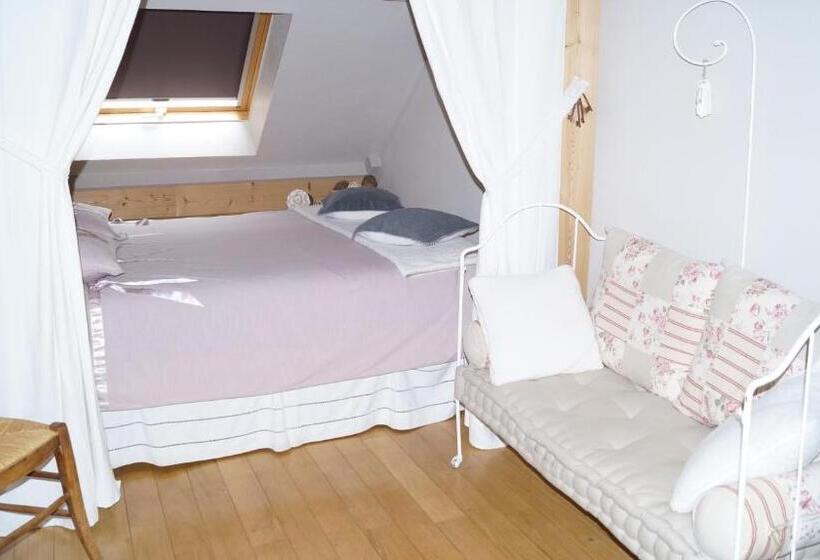 פנסיון L Ancienne Cure