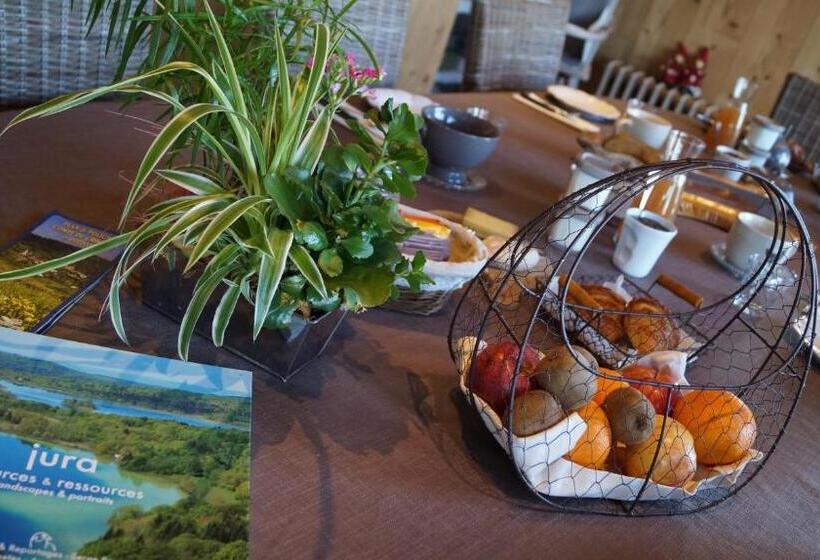 פנסיון L Ancienne Cure