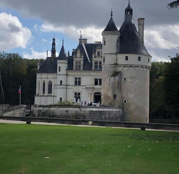 פנסיון La Petite Jucherie