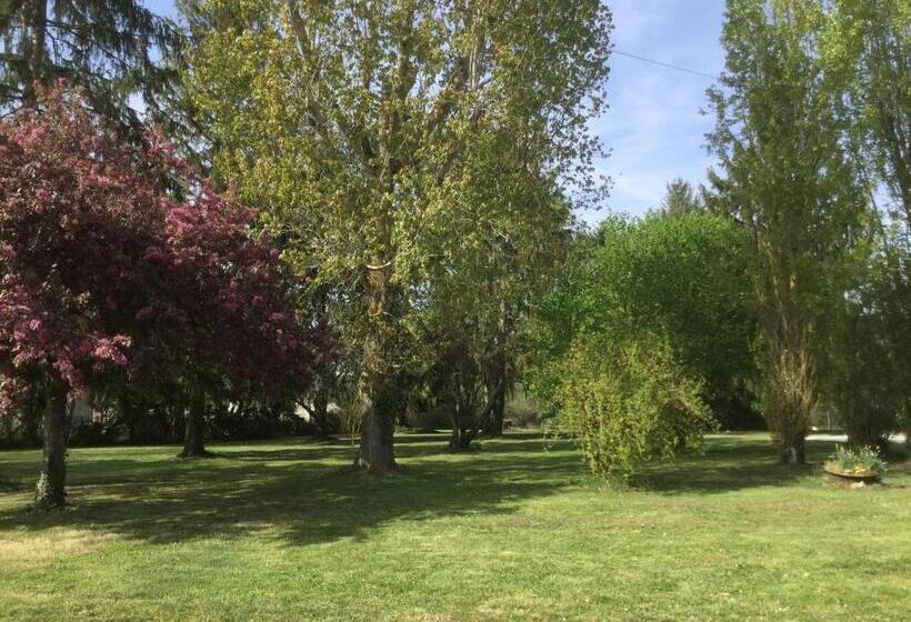 פנסיון La Petite Jucherie