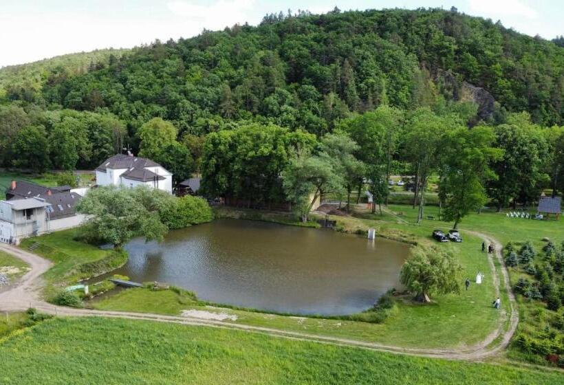 펜션 Penzion A Restaurace Bělecký Mlýn