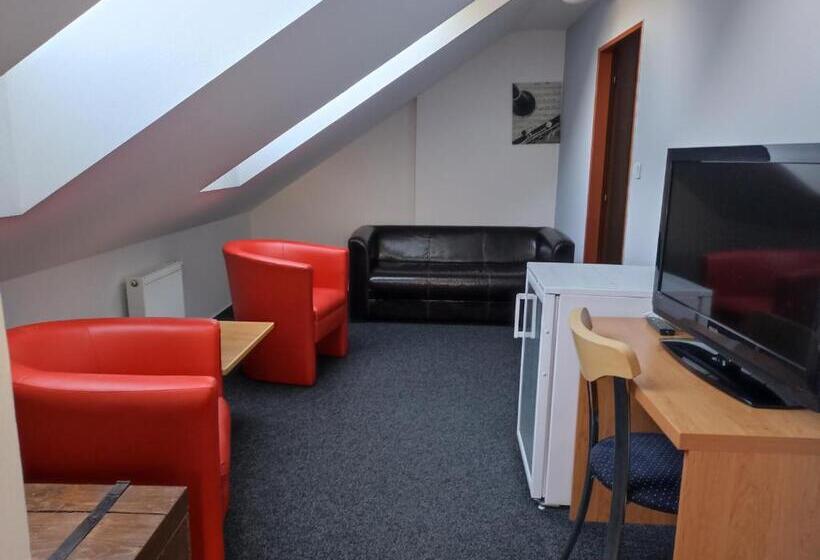 펜션 Penzion A Restaurace Bělecký Mlýn