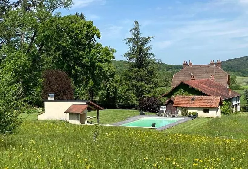 Aamiaismajoitus (B&B) Chambres D’hôtes Les Mouillères