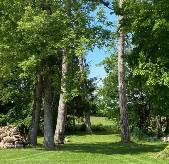 Aamiaismajoitus (B&B) Chambres D’hôtes Les Mouillères