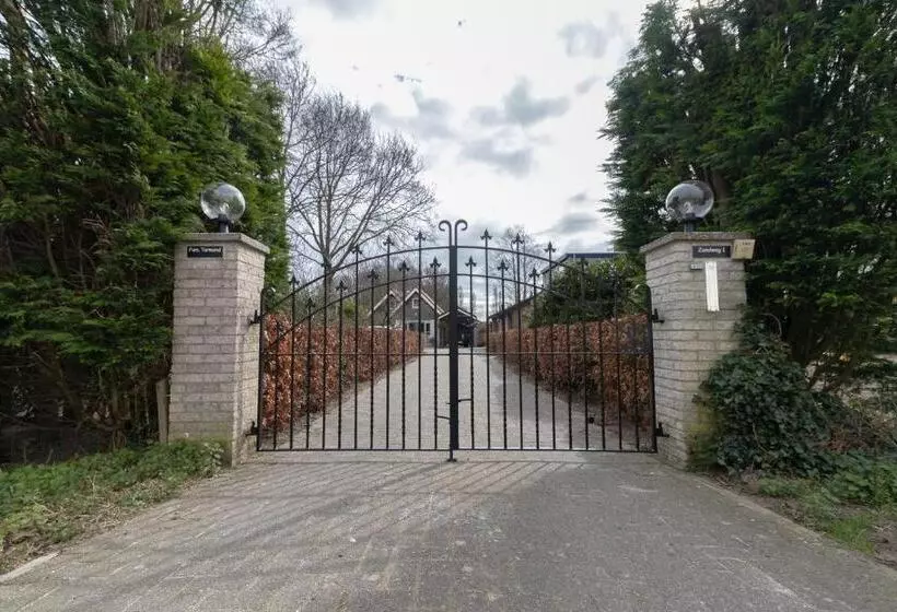 Aamiaismajoitus (B&B) De Vrienden Van Sir