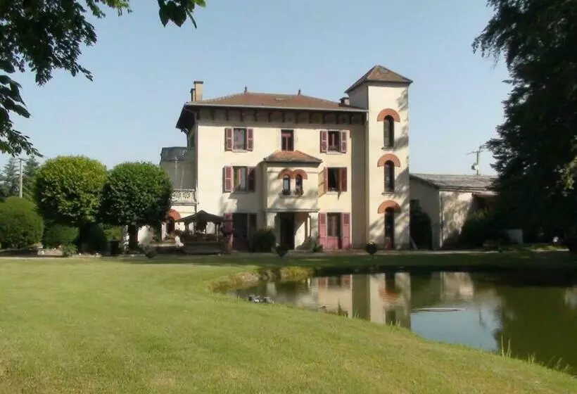 ベッドアンドブレックファースト Domaine De Marchal   Chambres Et Table D Hôtes