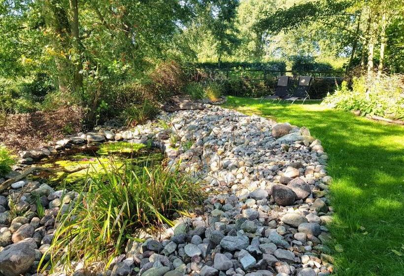 Bed and Breakfast Natuurhuisje T Poepekrus