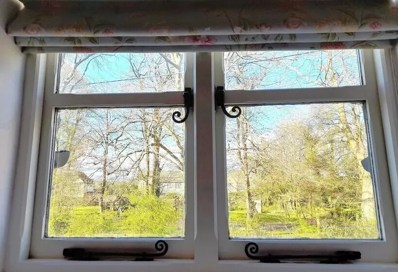 Cotswold Cottage Bed & Breakfast