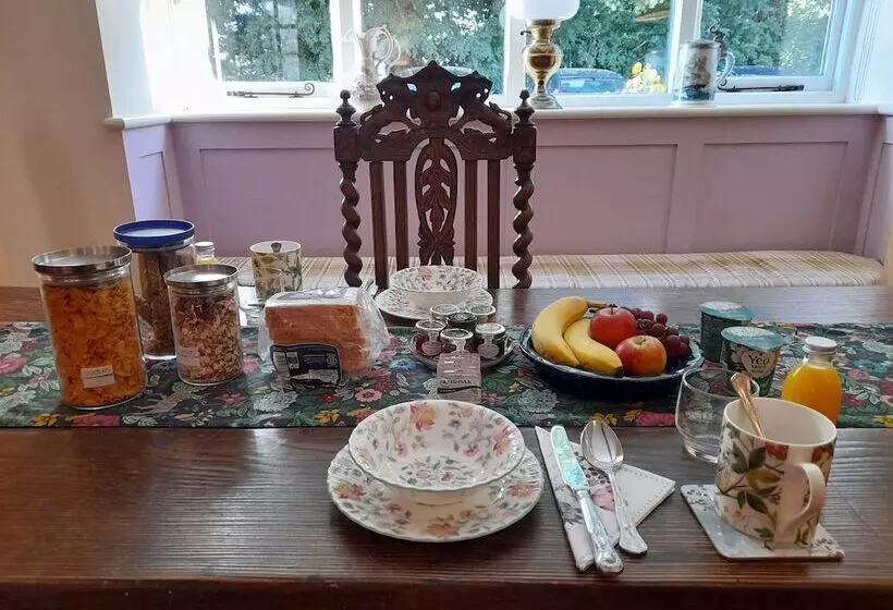 Cotswold Cottage Bed & Breakfast