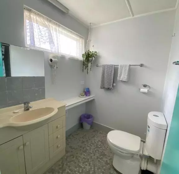 Dukes Plantation Retro Motel