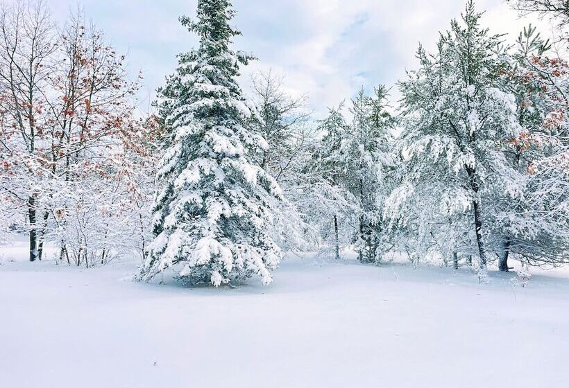 Hillcrest Inn & Motel