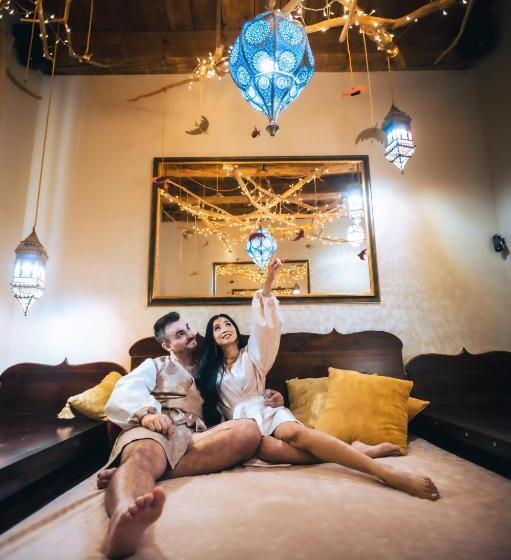 호텔 Oroom Persia   Role Play For Couples In Brno