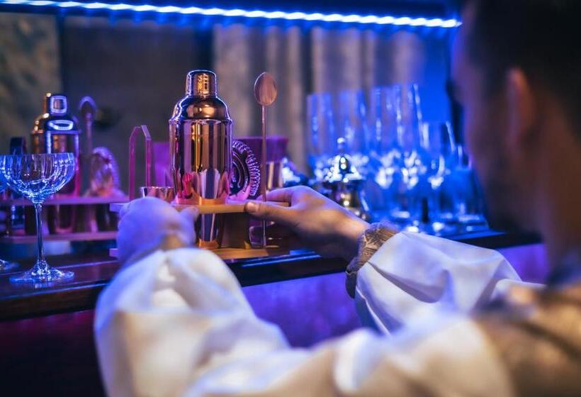 호텔 Oroom Persia   Role Play For Couples In Brno