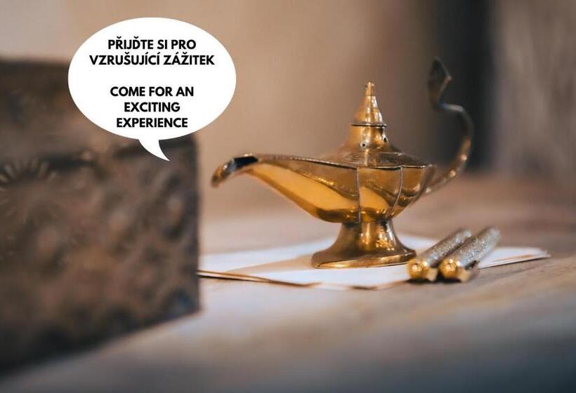 호텔 Oroom Persia   Role Play For Couples In Brno