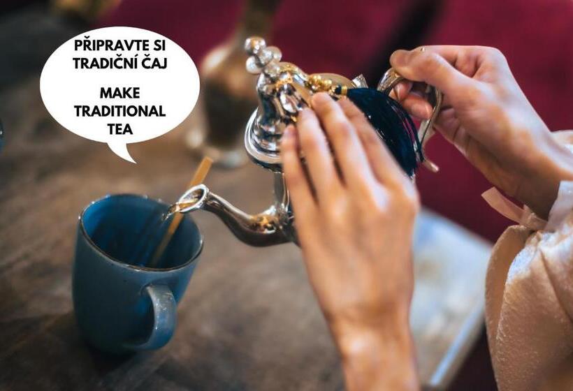 호텔 Oroom Persia   Role Play For Couples In Brno