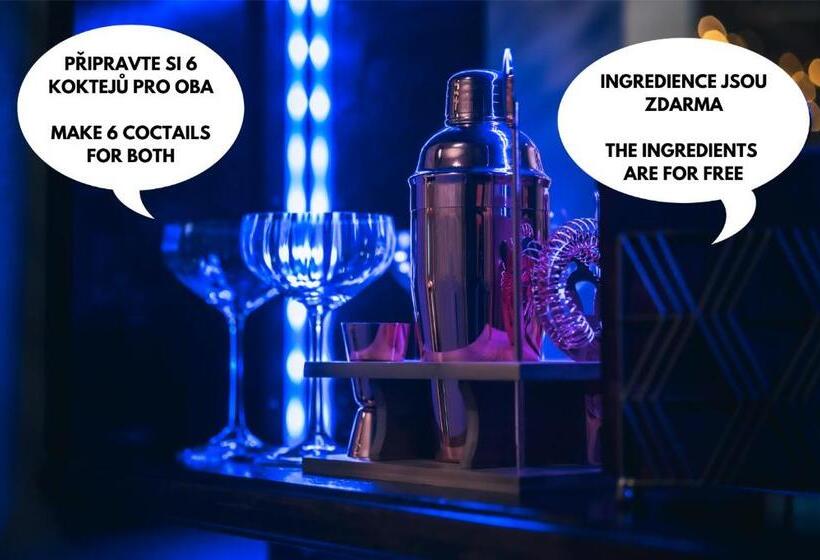 호텔 Oroom Persia   Role Play For Couples In Brno