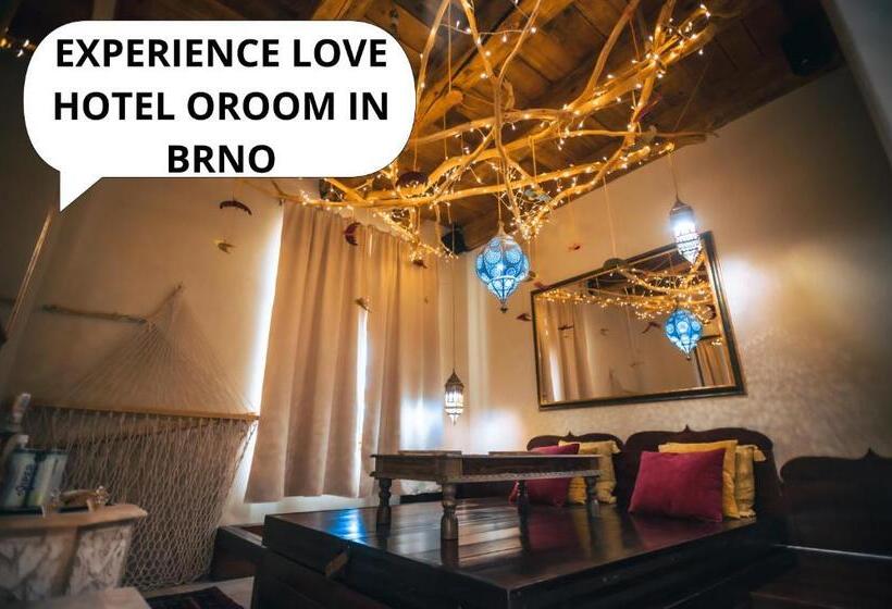 호텔 Oroom Persia   Role Play For Couples In Brno