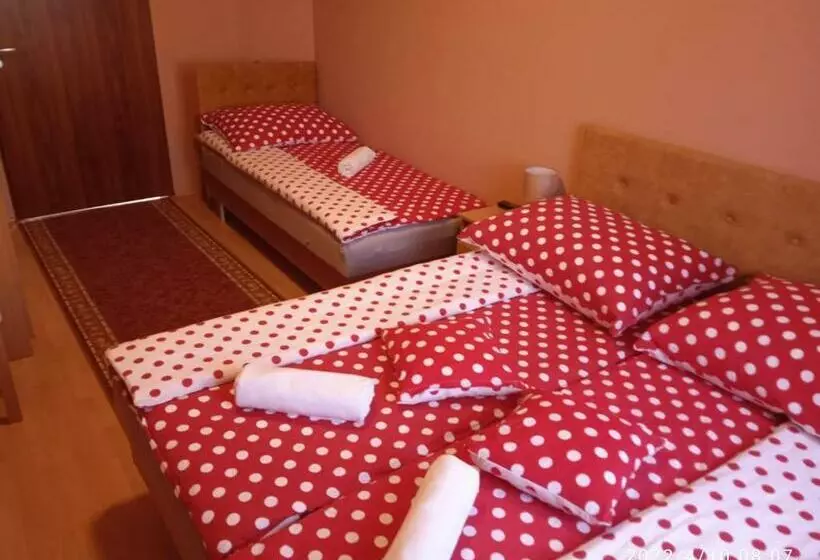 Majatalo örségkapuja Vendégház