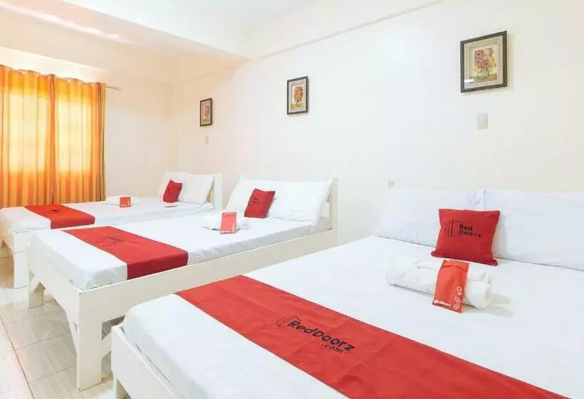 Reddoorz @ Golden Skye Hotel Guagua