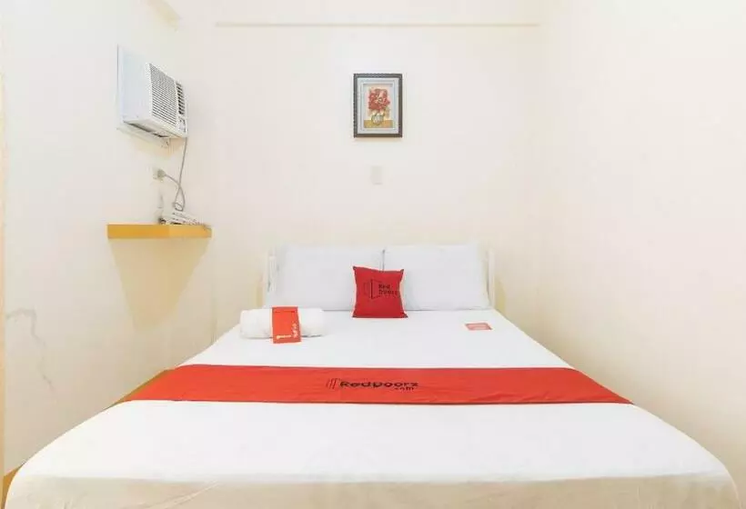 Reddoorz @ Golden Skye Hotel Guagua