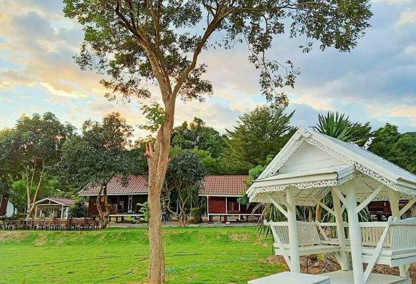 Resort ผาผึ้ง Neverland