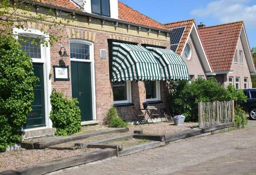 Bed and Breakfast Huisje Onder De Linden