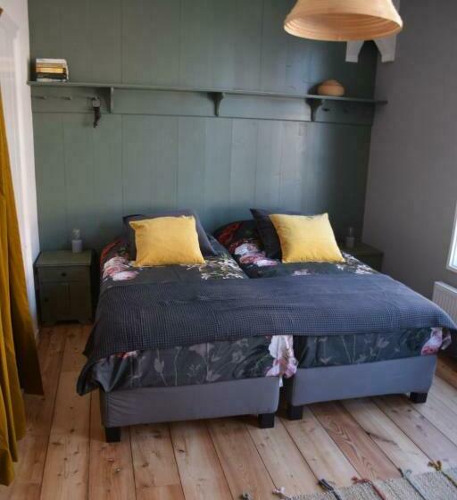 Bed and Breakfast Huisje Onder De Linden