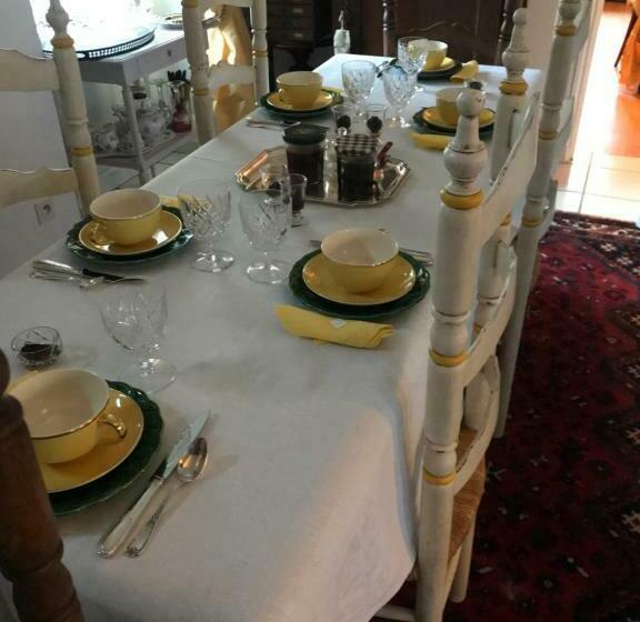 ベッドアンドブレックファースト L Hirondelle