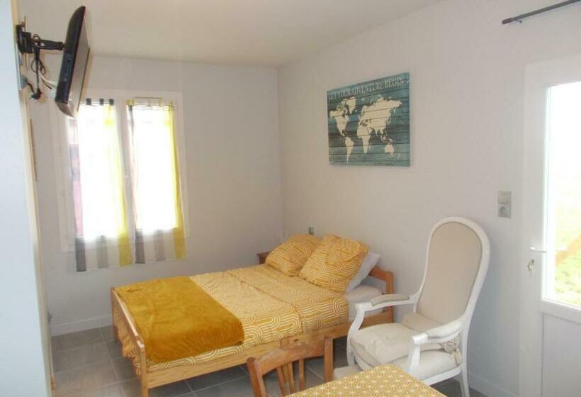 Bed and Breakfast Studio + Petite Terrasse Avec Vue