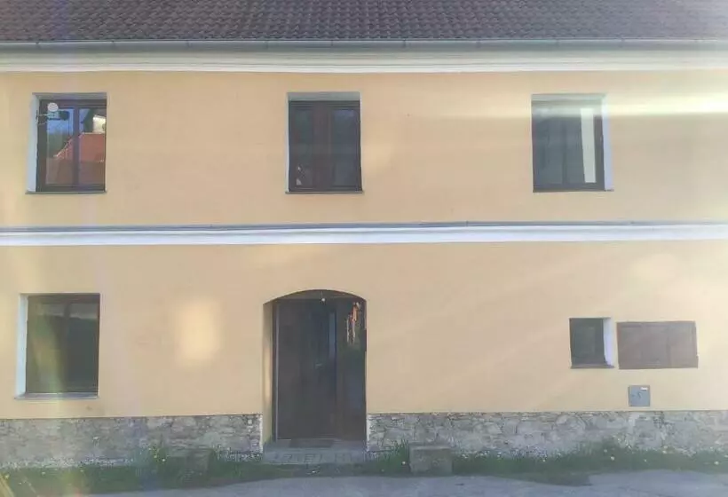 Aamiaismajoitus (B&B) U živlů