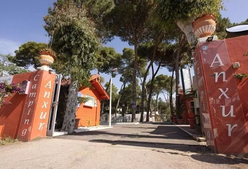 Hotelli Anxur Village Camping