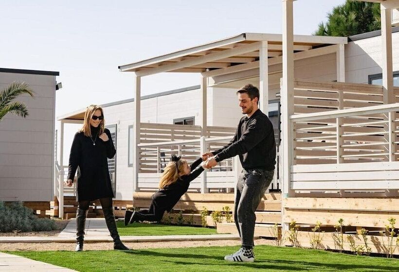 בית מלון כפרי Anxur Village Camping