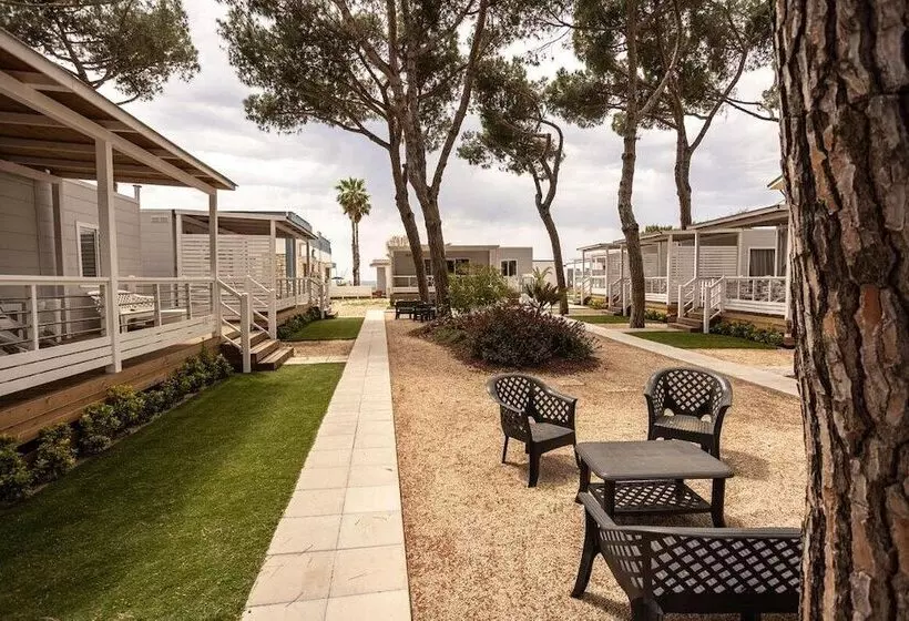 Hotelli Anxur Village Camping