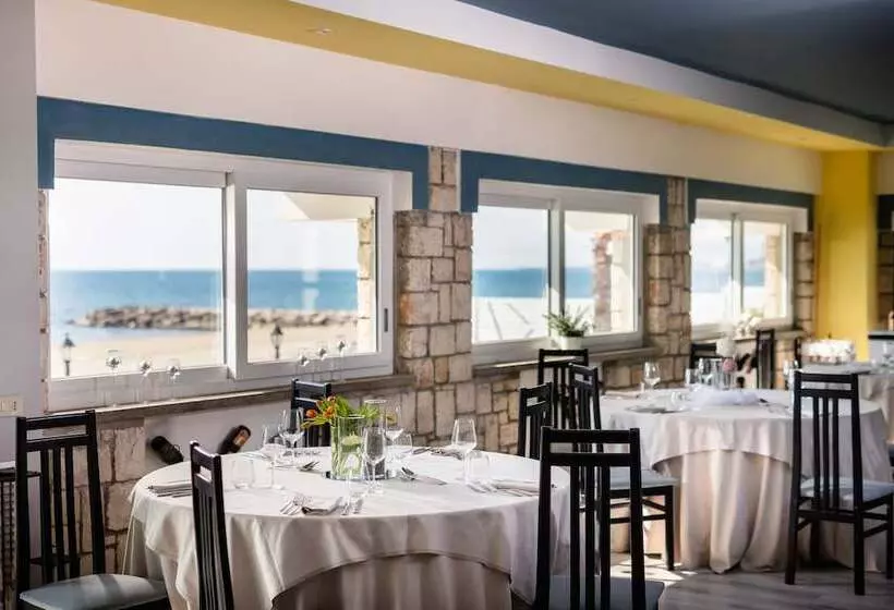 Hotelli Anxur Village Camping