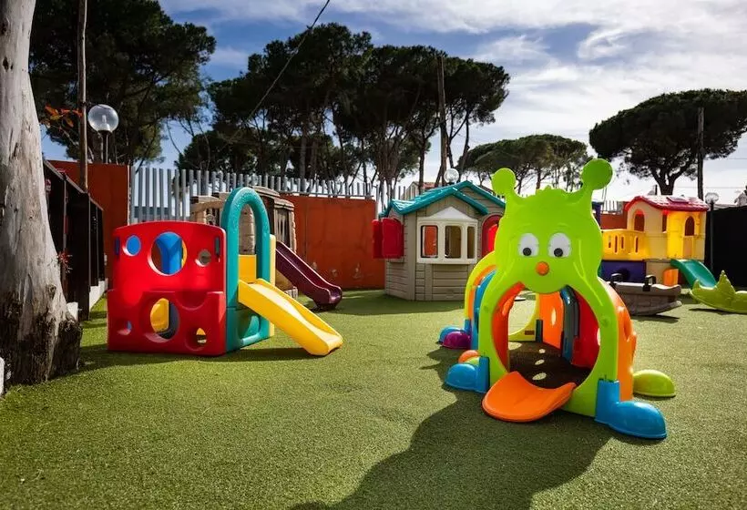 Hotelli Anxur Village Camping