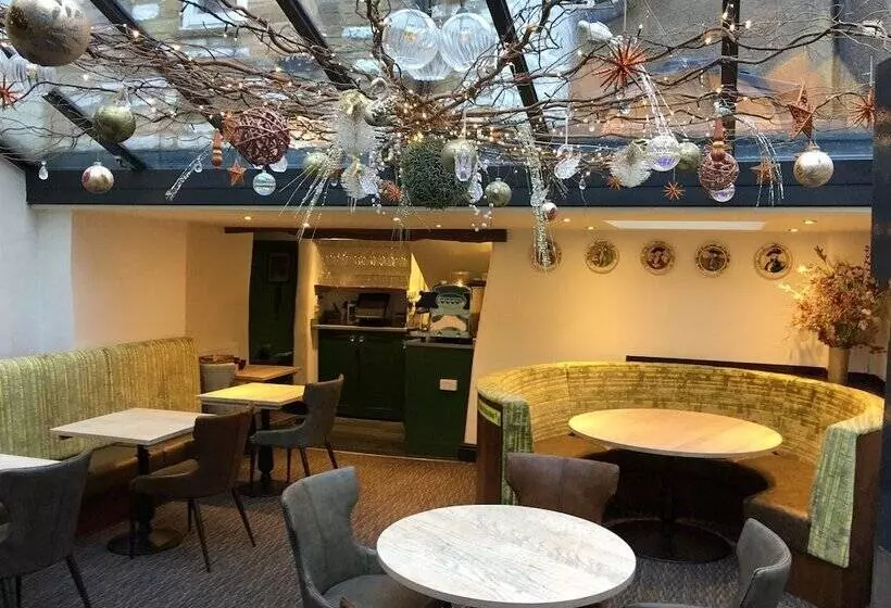 ホテル The Swan Inn