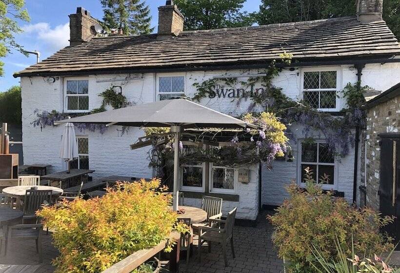 호텔 The Swan Inn