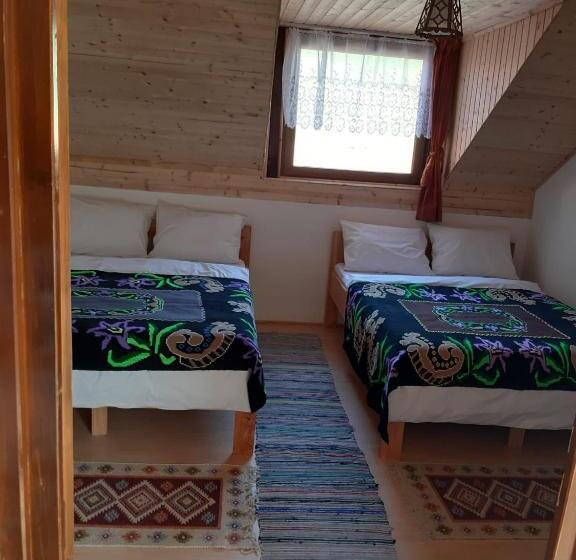 膳宿费 Casa Izbuc