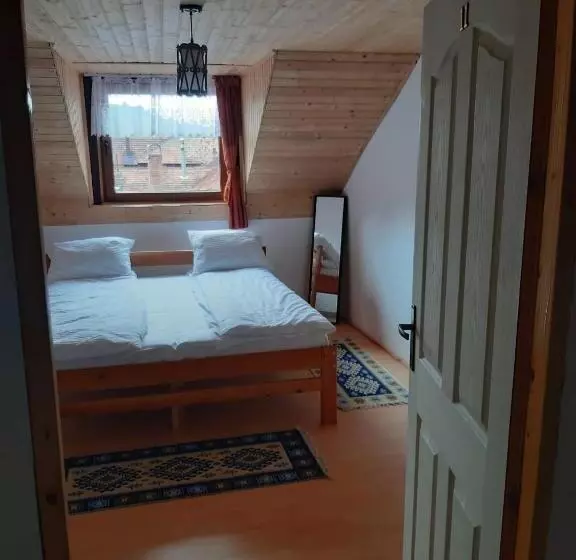 ペンション Casa Izbuc